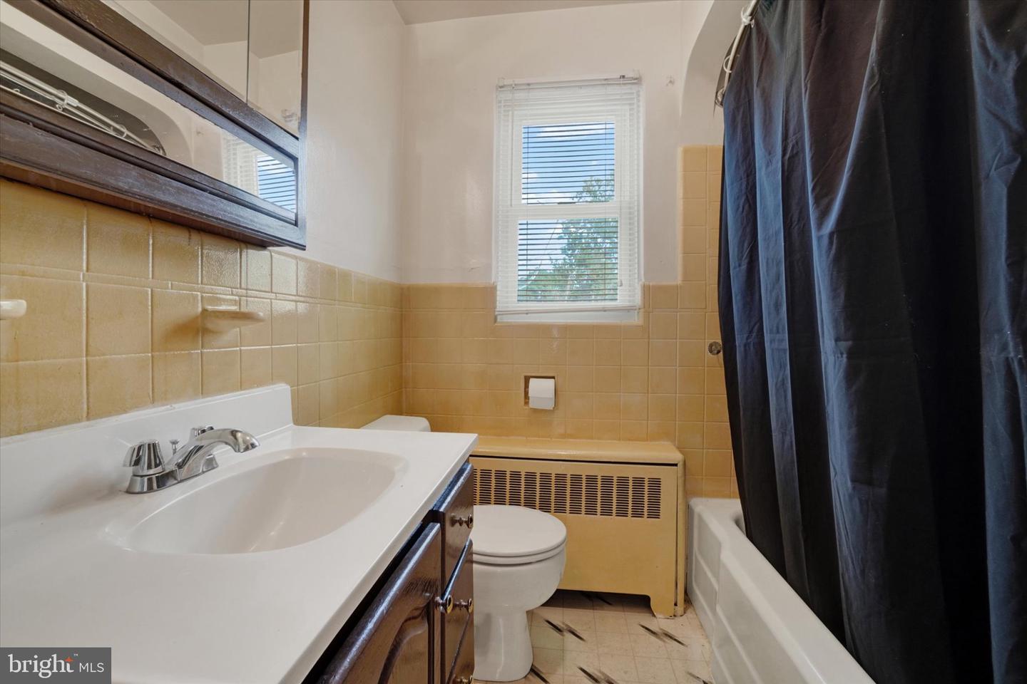 1579 E Philadelphia St Property Photo 8