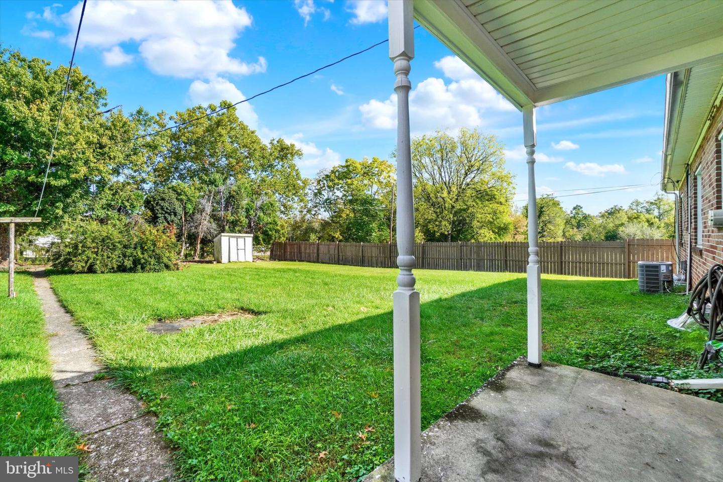 1579 E Philadelphia St Property Photo 14