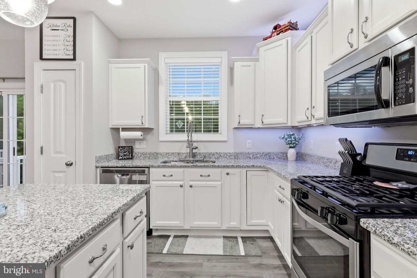 521 Charles Ave Property Photo 12