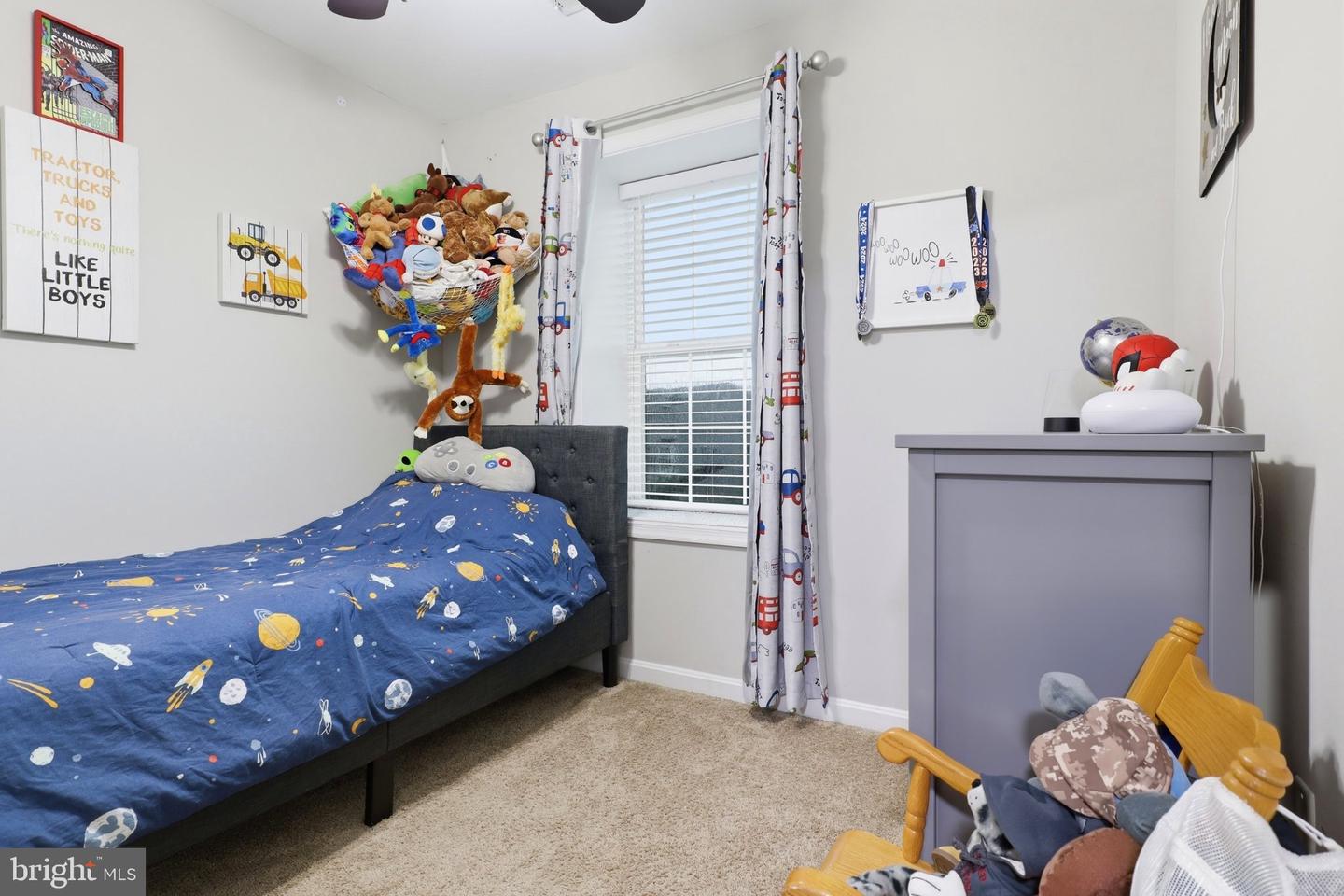 521 Charles Ave Property Photo 16