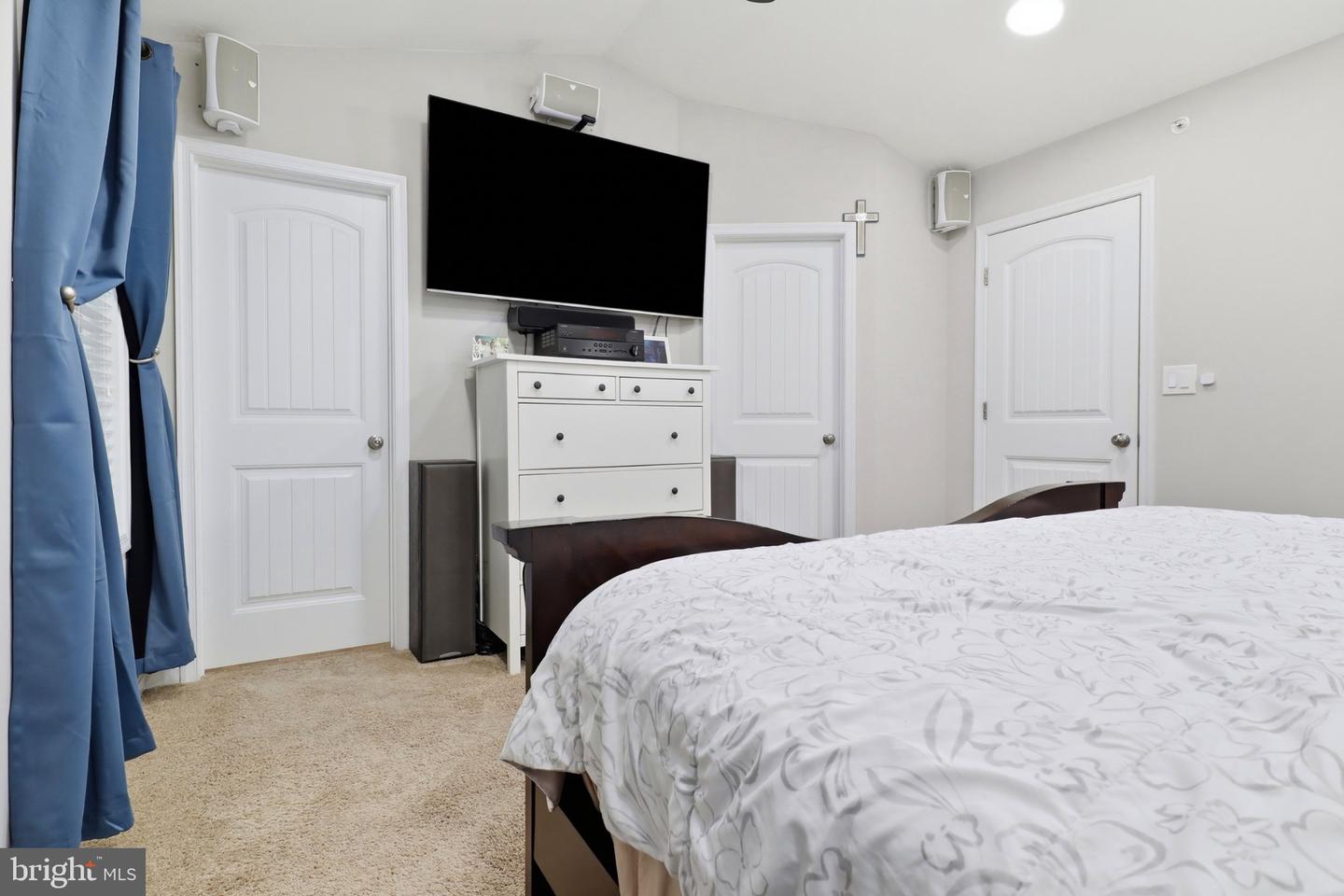 521 Charles Ave Property Photo 23