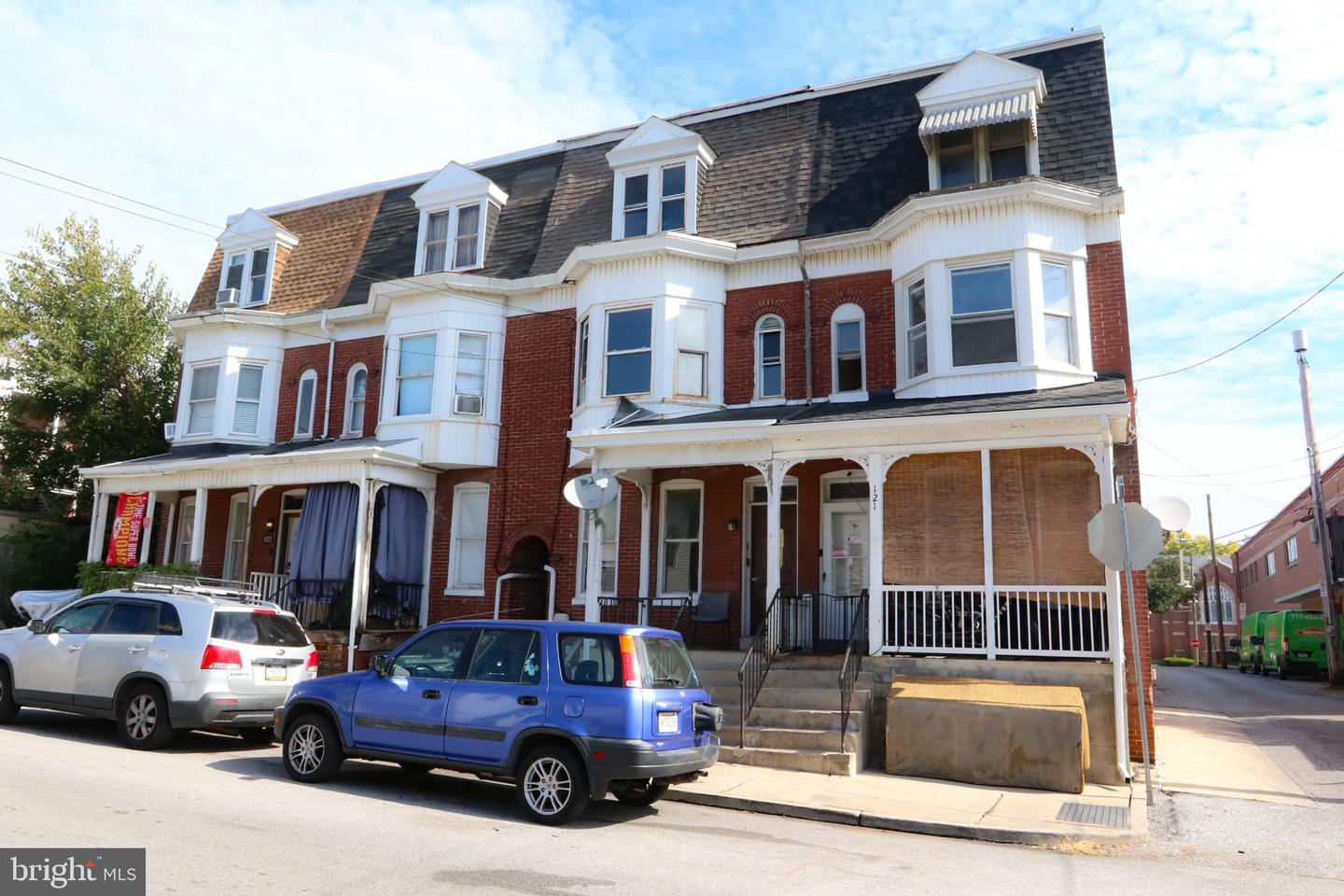 123 N STATE ST Property Photo 1