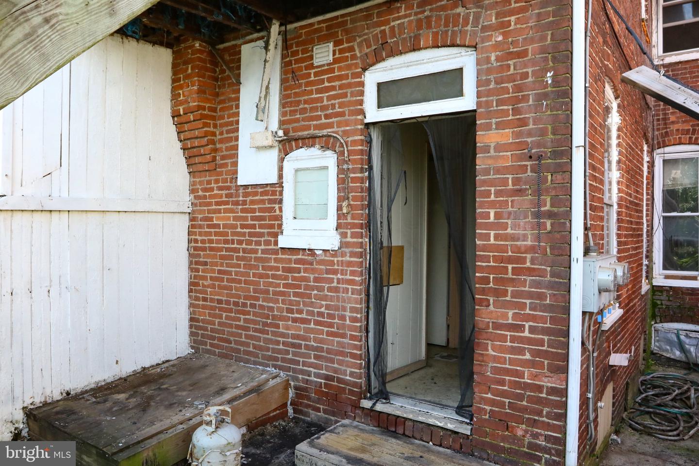 123 N State St Property Photo 5