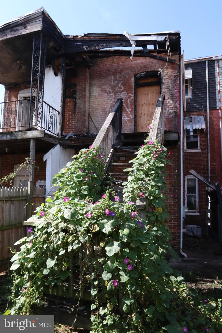 123 N State St Property Photo 6