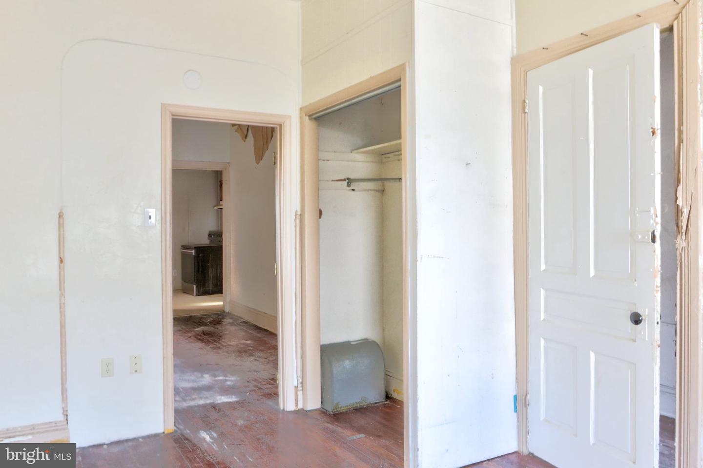 123 N State St Property Photo 9