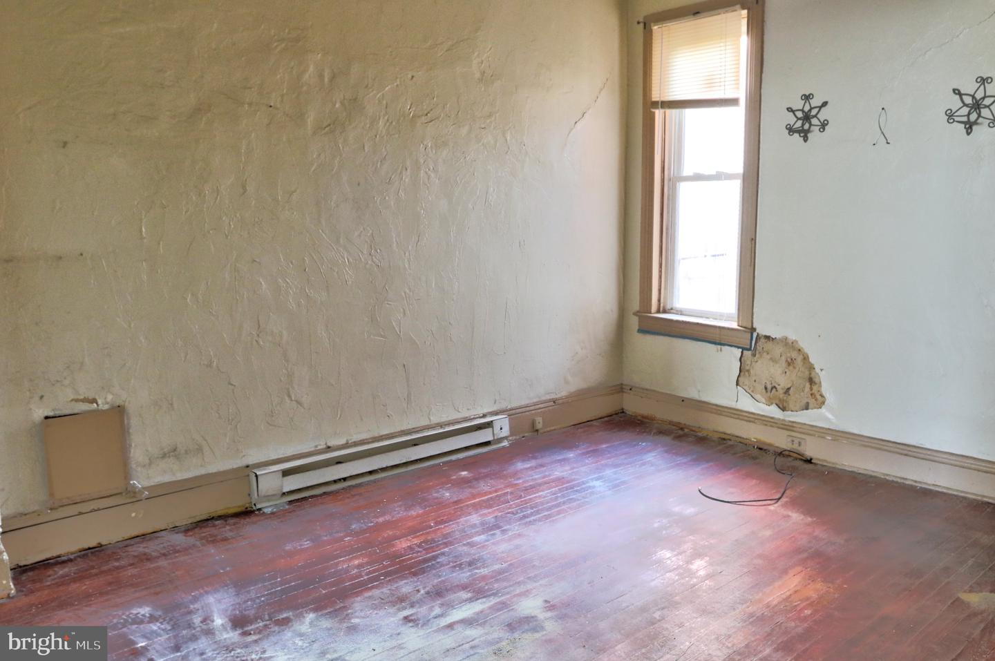 123 N State St Property Photo 11