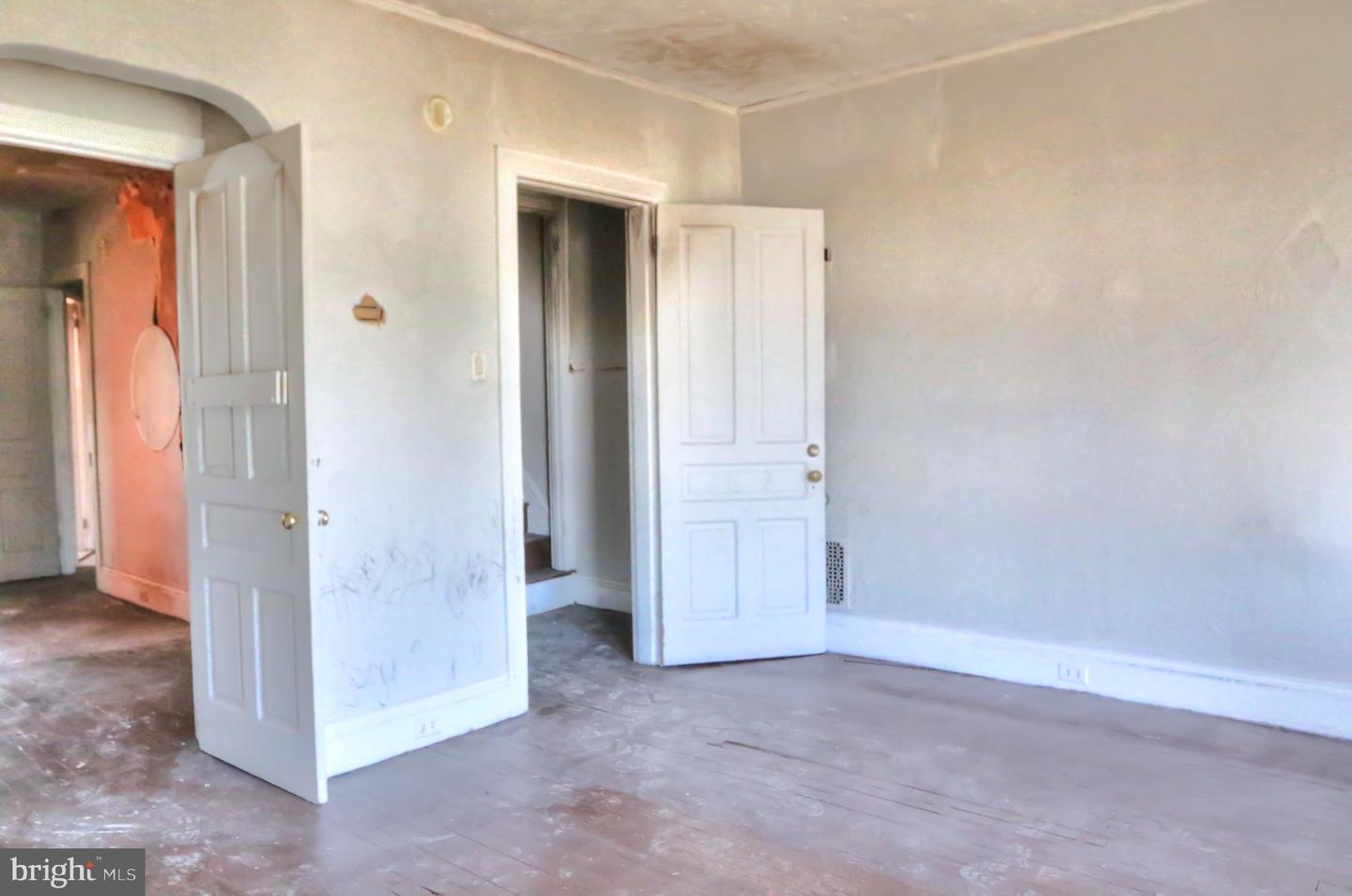 123 N State St Property Photo 24