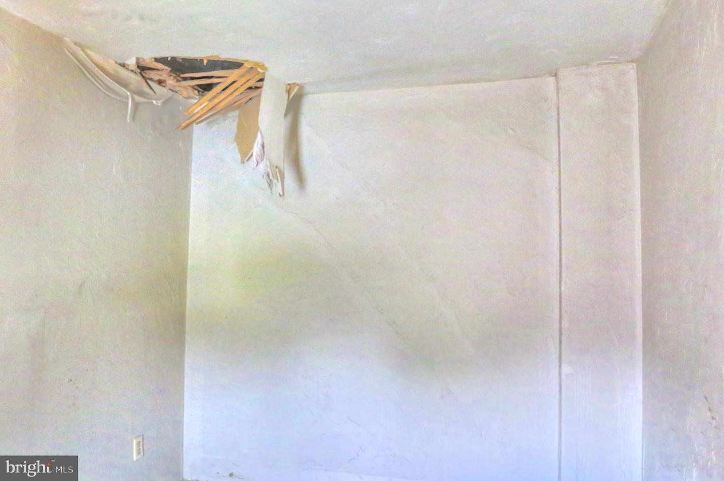 123 N State St Property Photo 25