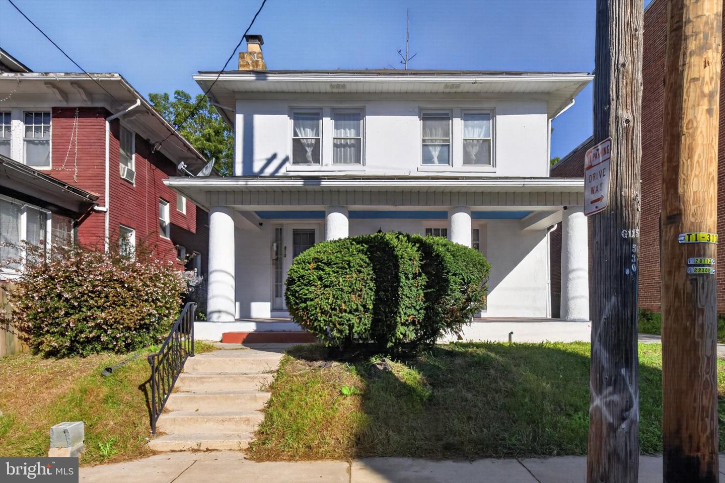 813 W KING ST Property Photo 1
