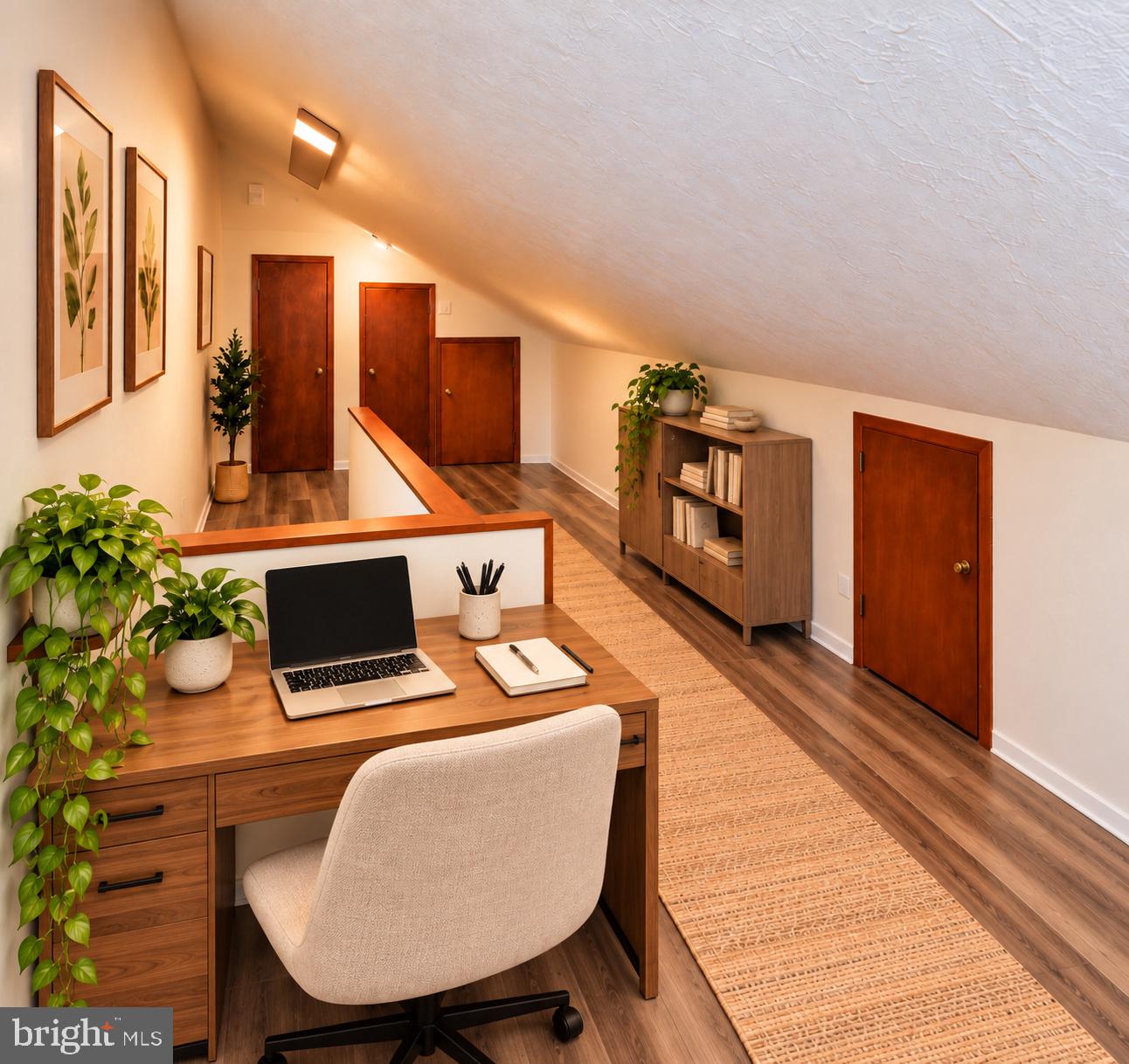 10 N Pearl St Property Photo 14