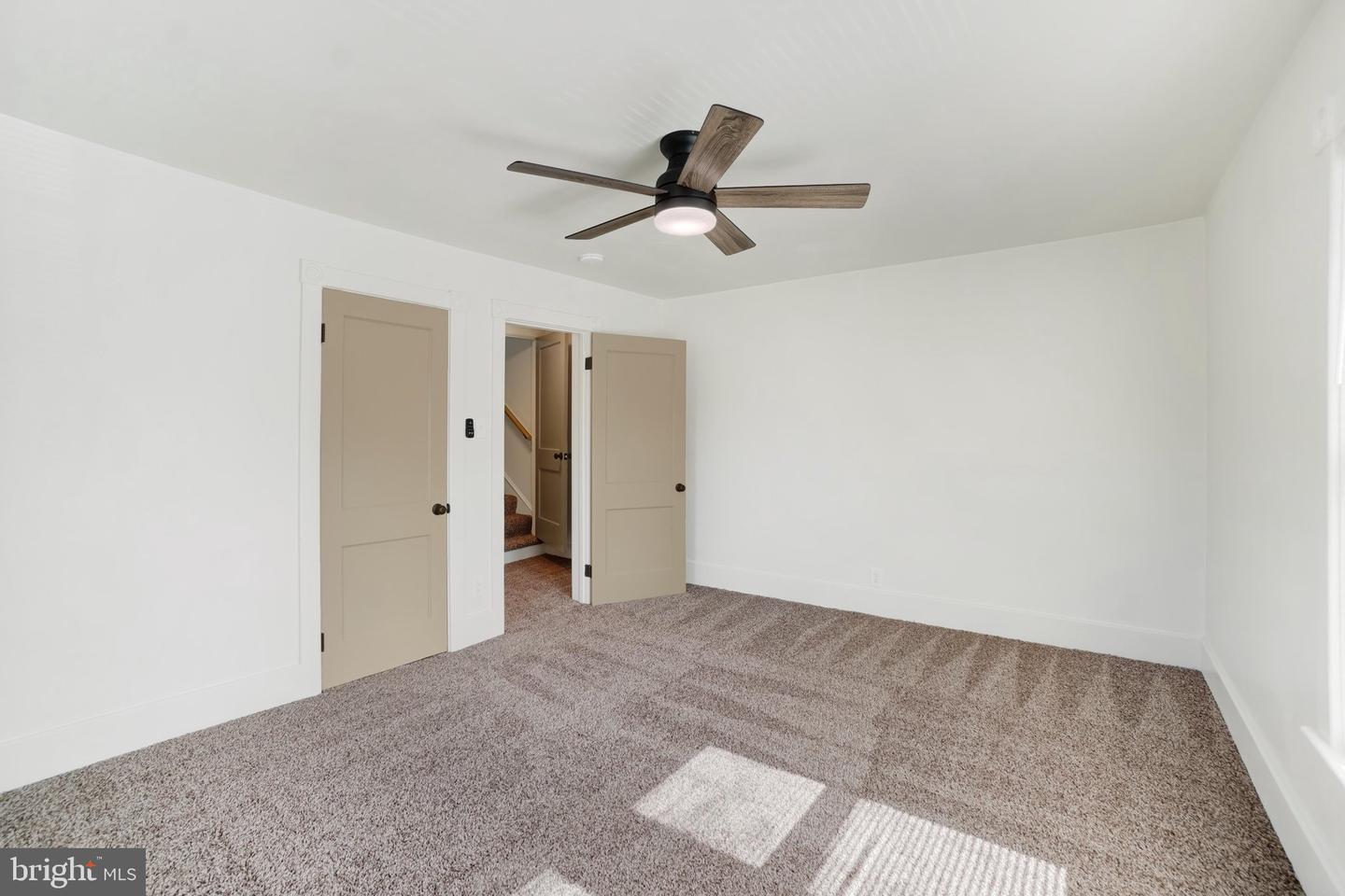 337 W Maple St Property Photo 18