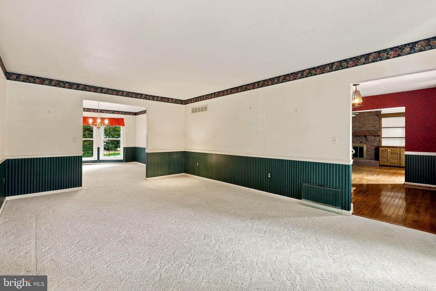 525 Eton Ln Property Photo 13