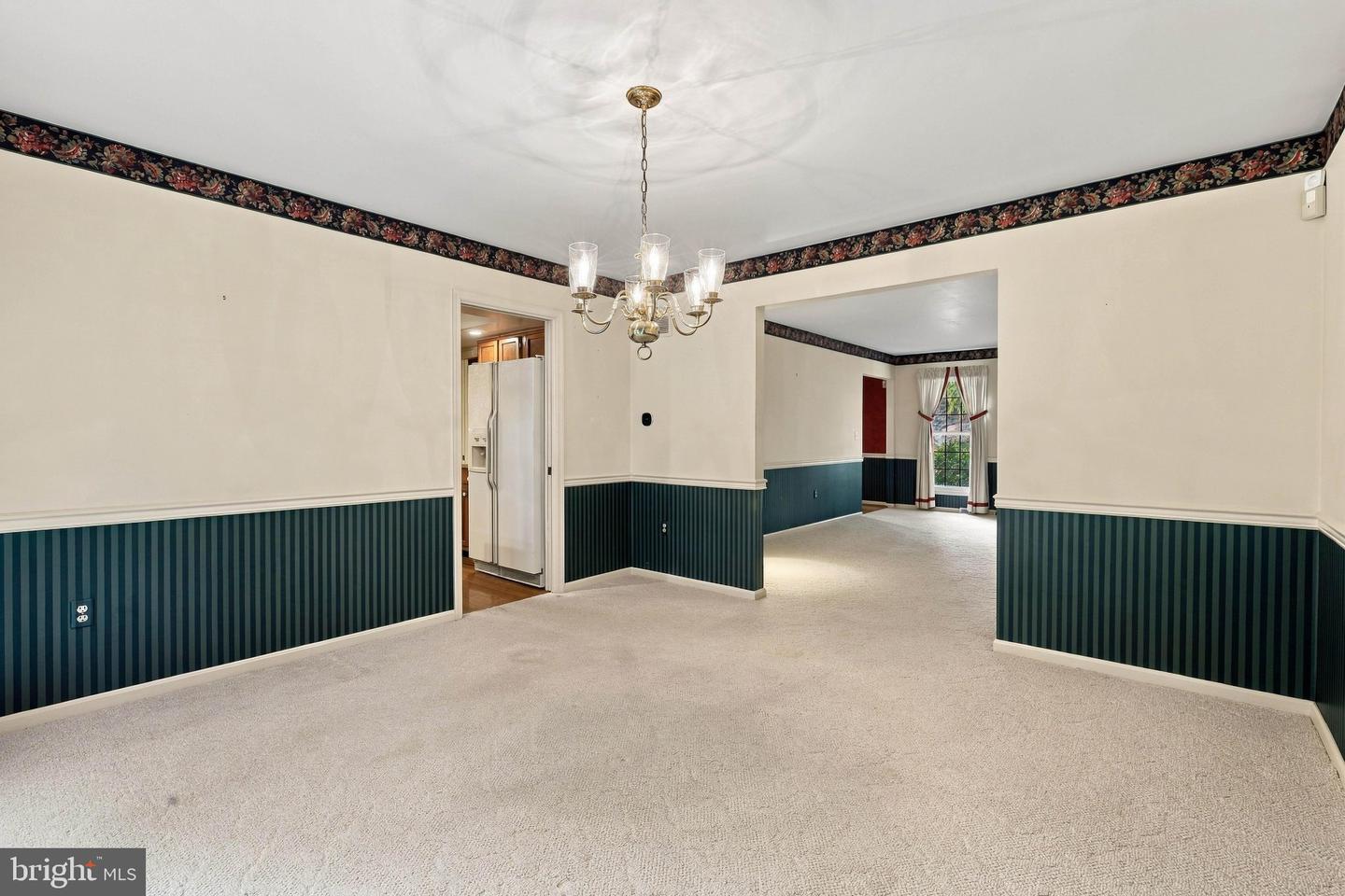 525 Eton Ln Property Photo 17