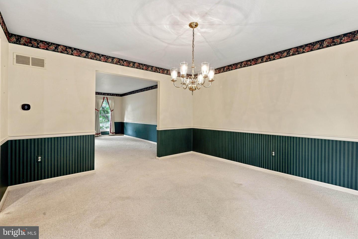 525 Eton Ln Property Photo 18