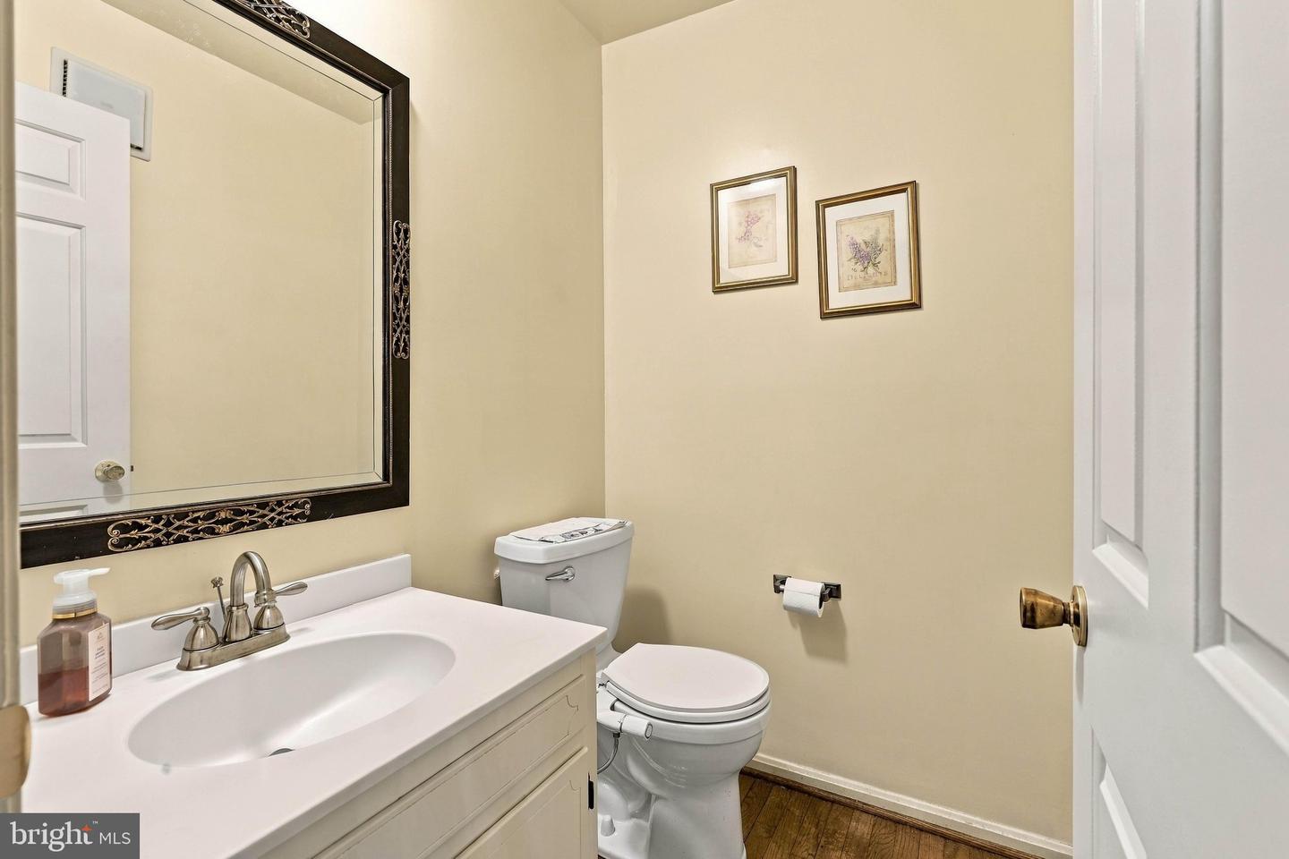 525 Eton Ln Property Photo 21
