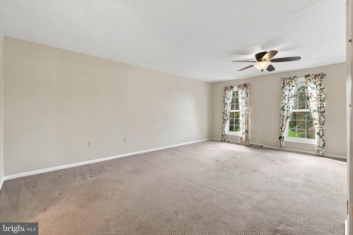 525 Eton Ln Property Photo 31