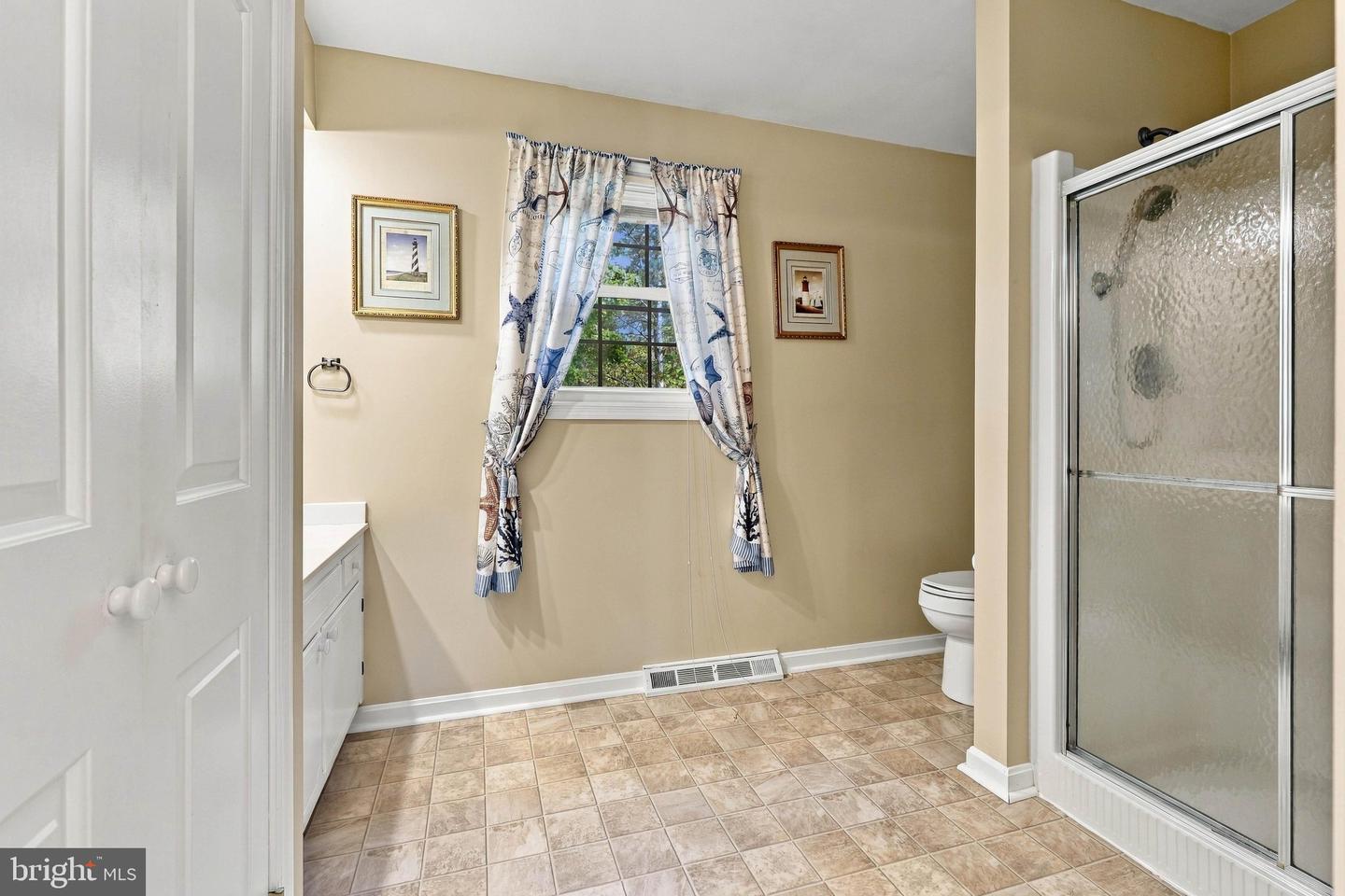 525 Eton Ln Property Photo 34
