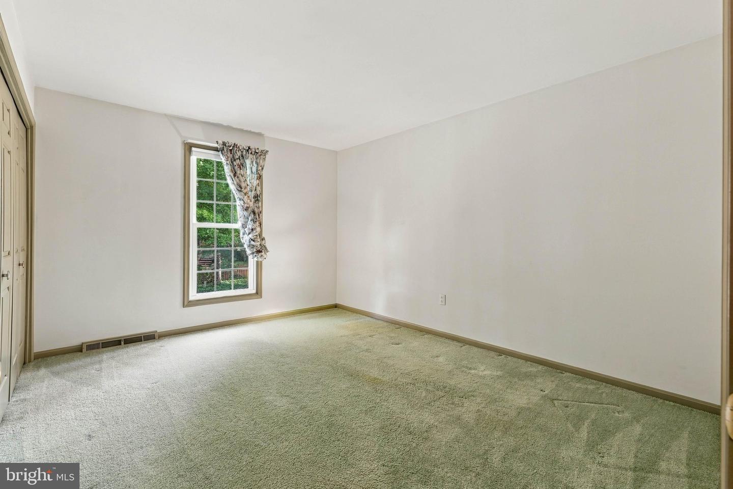 525 Eton Ln Property Photo 37