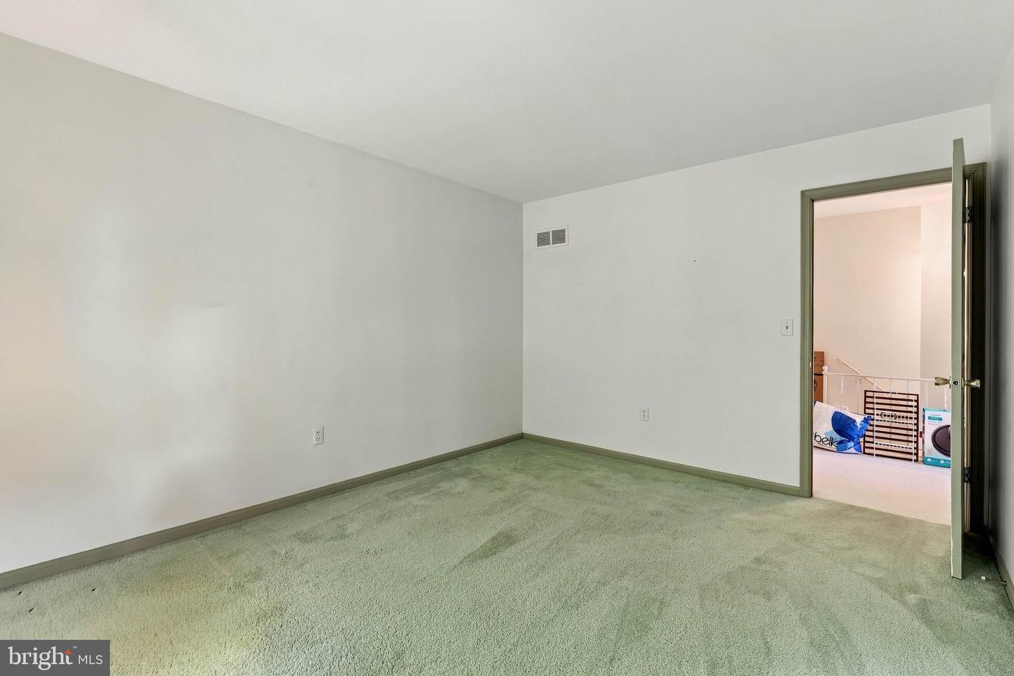 525 Eton Ln Property Photo 38