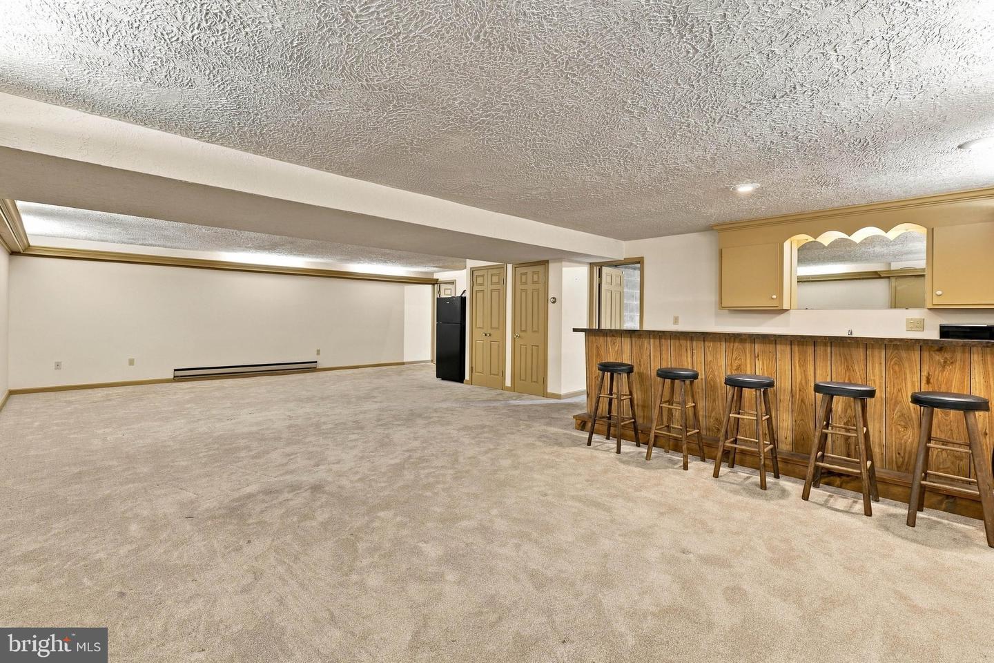 525 Eton Ln Property Photo 46
