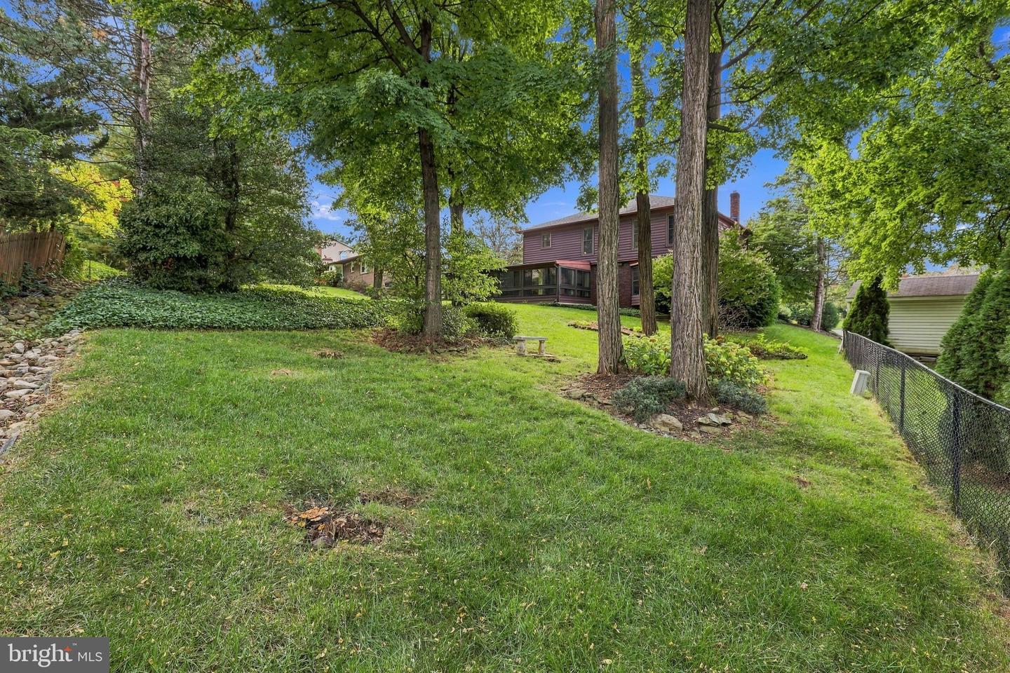 525 Eton Ln Property Photo 52