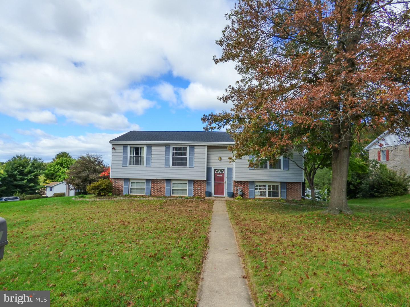 401 DARTHA DR Property Photo 1