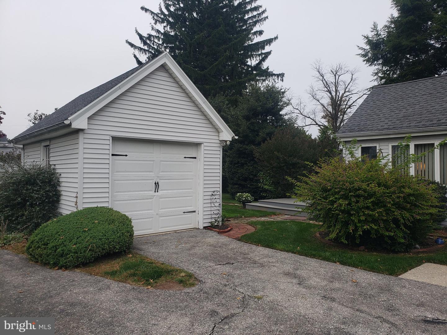 216 S Main St Property Photo 6