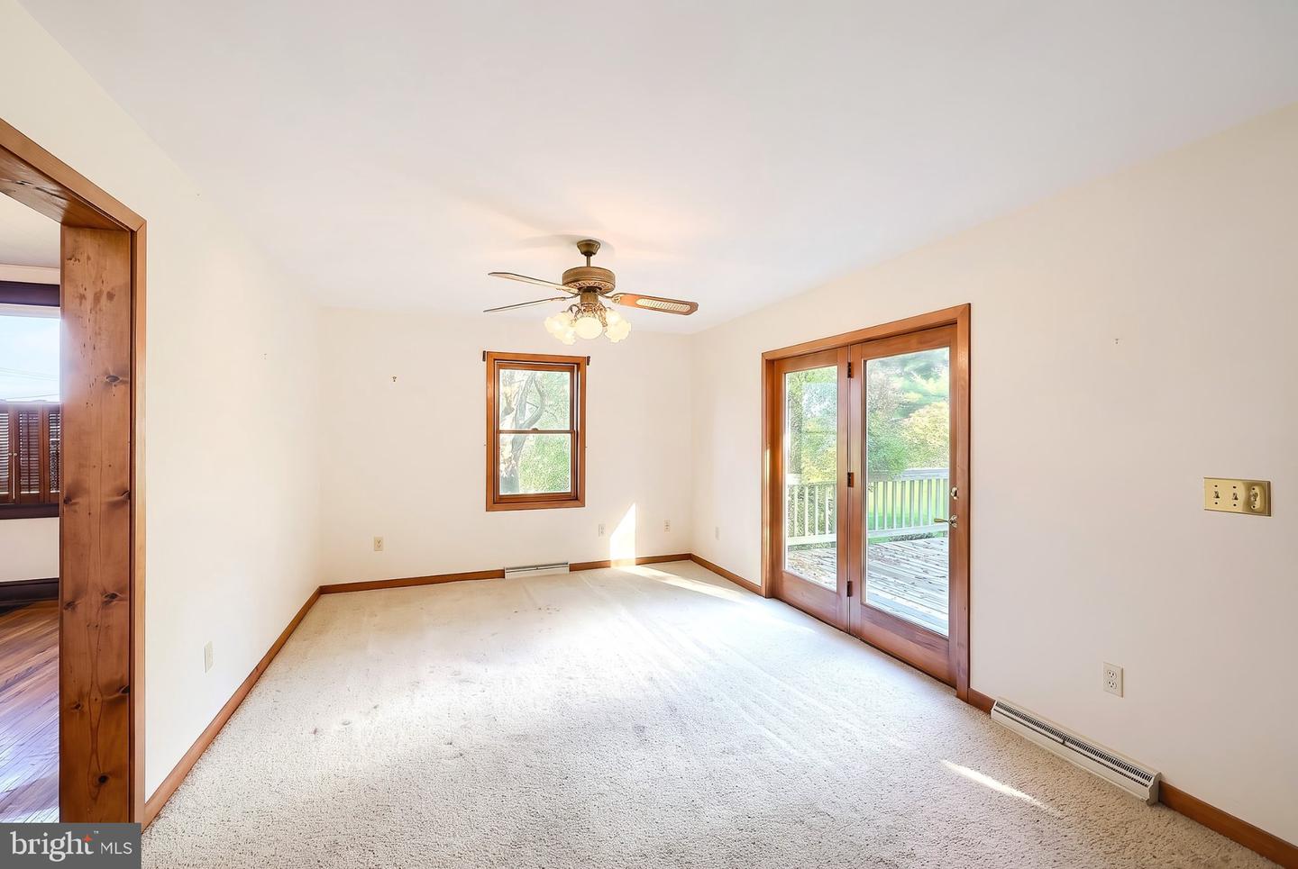 19 S Constitution Ave Property Photo 17