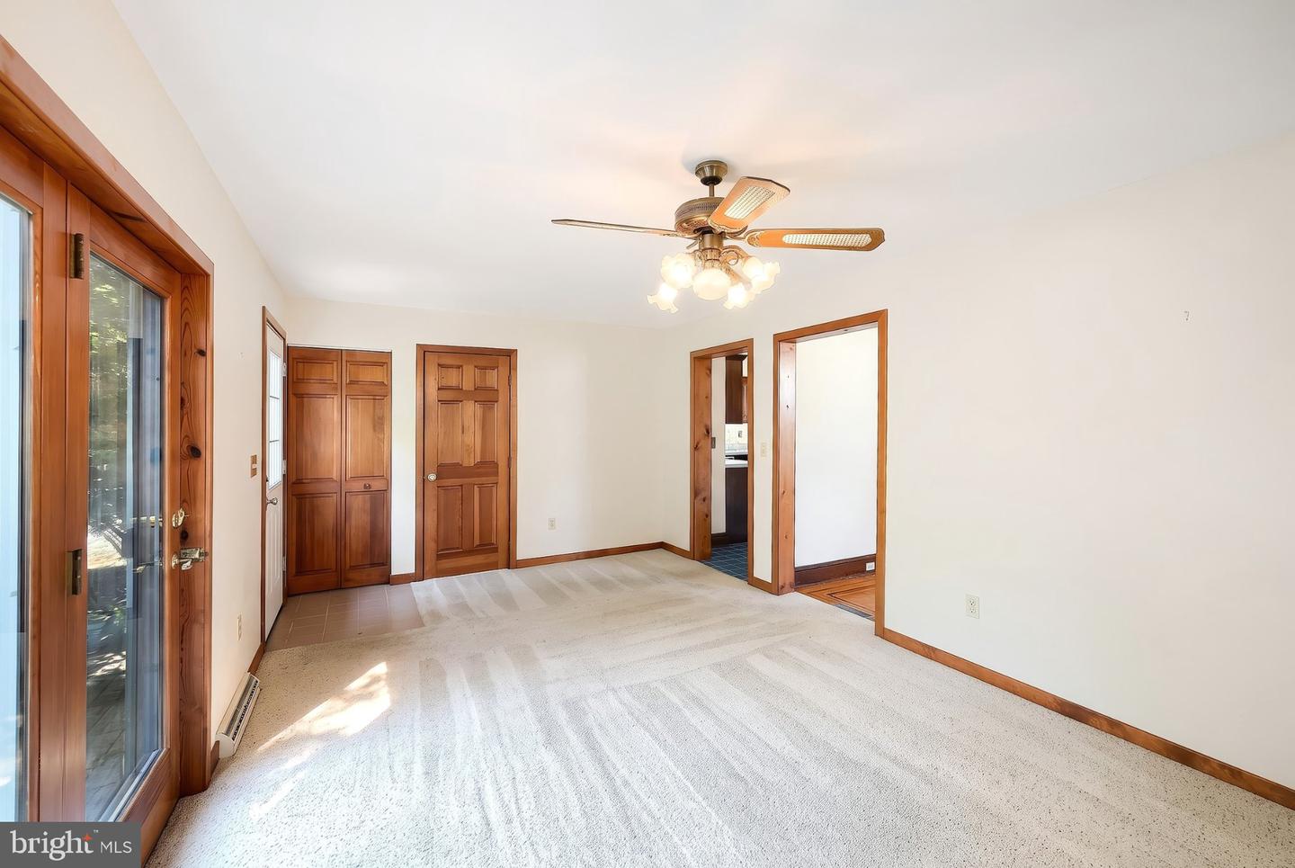 19 S Constitution Ave Property Photo 19