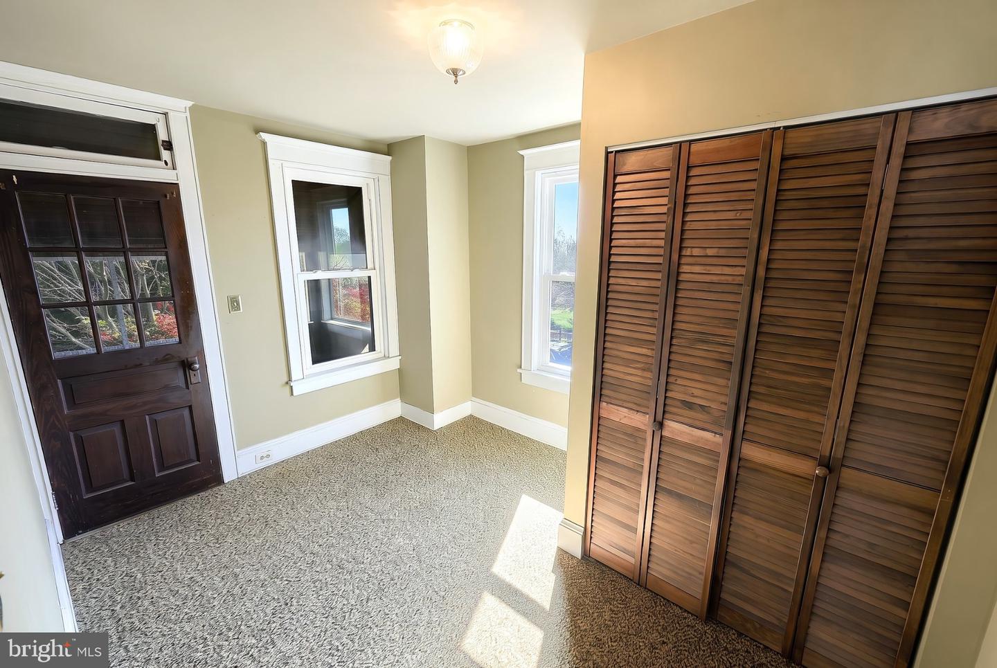 19 S Constitution Ave Property Photo 30