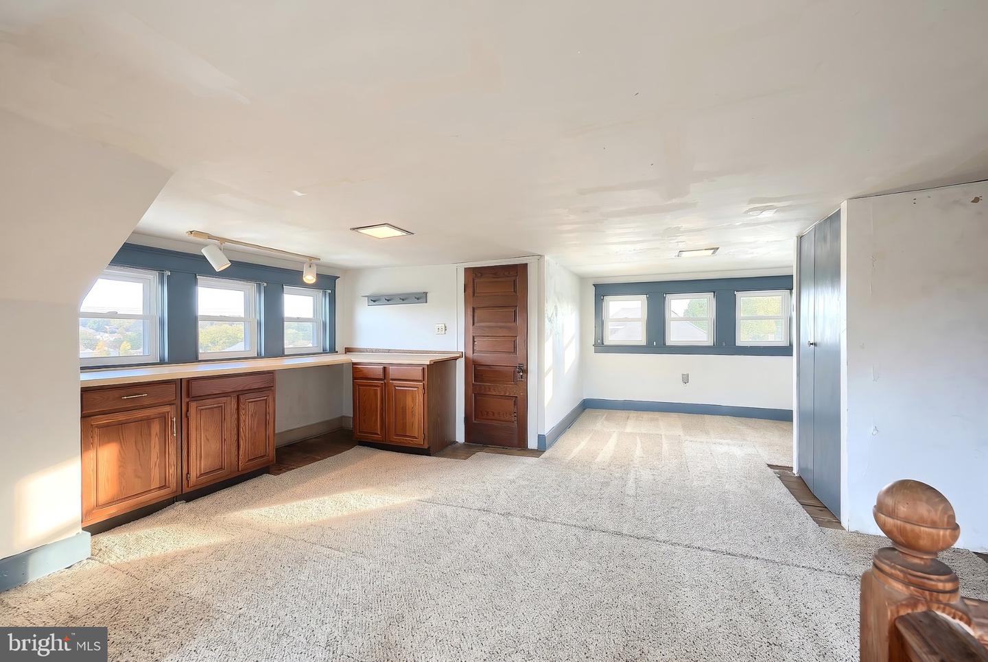 19 S Constitution Ave Property Photo 33
