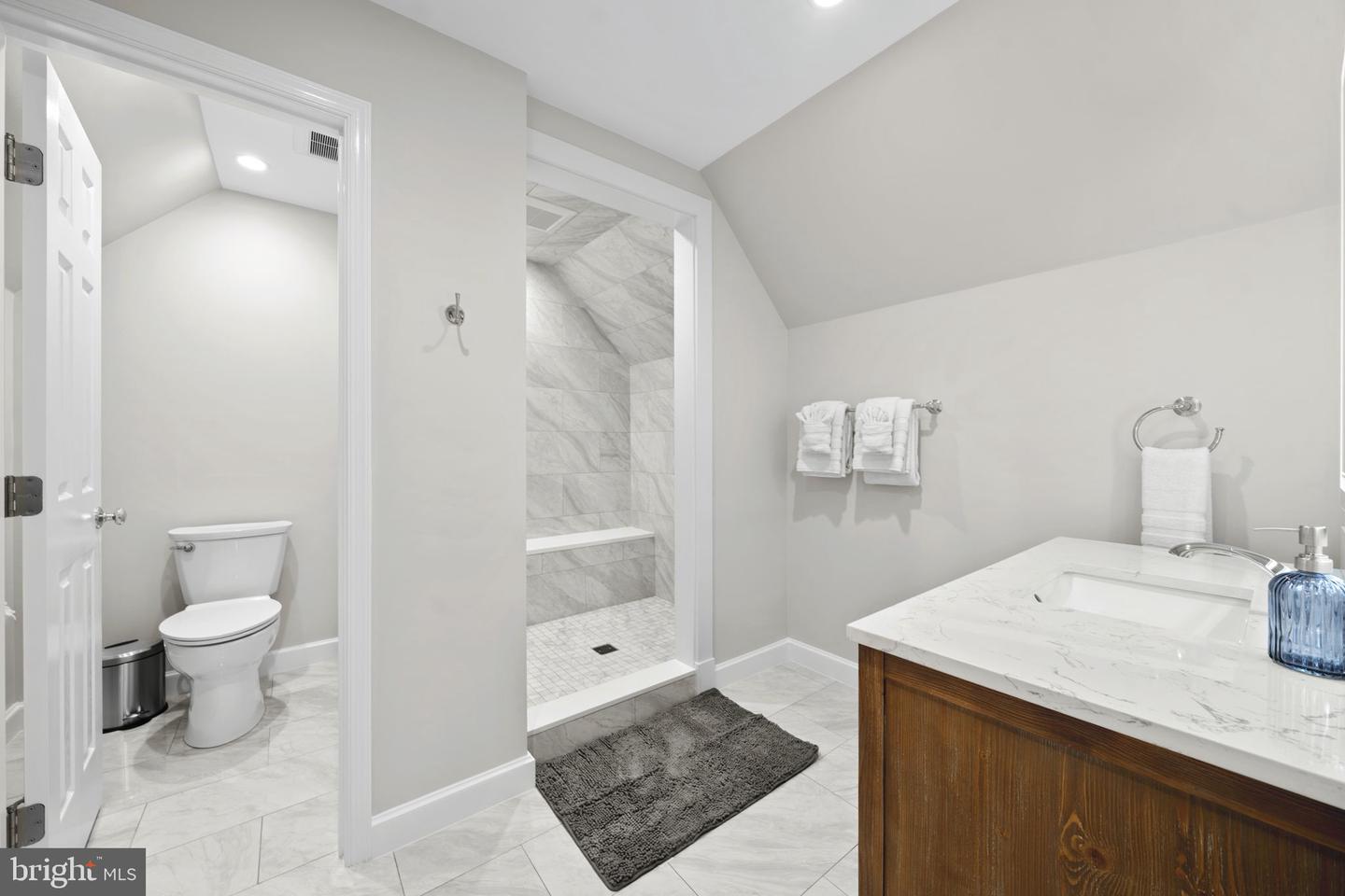 6887 Blenheim Road Property Photo 30