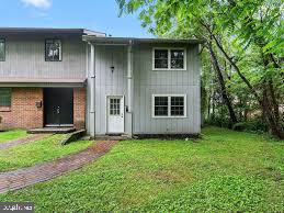 133 Woodlake Dr Property Photo 1
