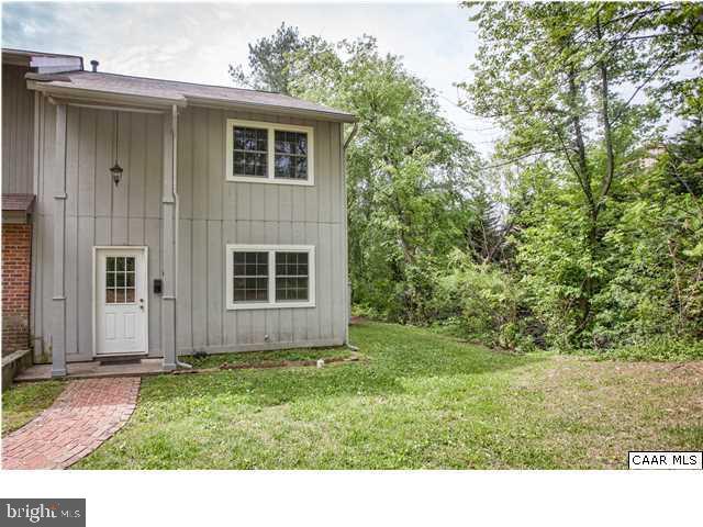 133 Woodlake Dr Property Photo 3