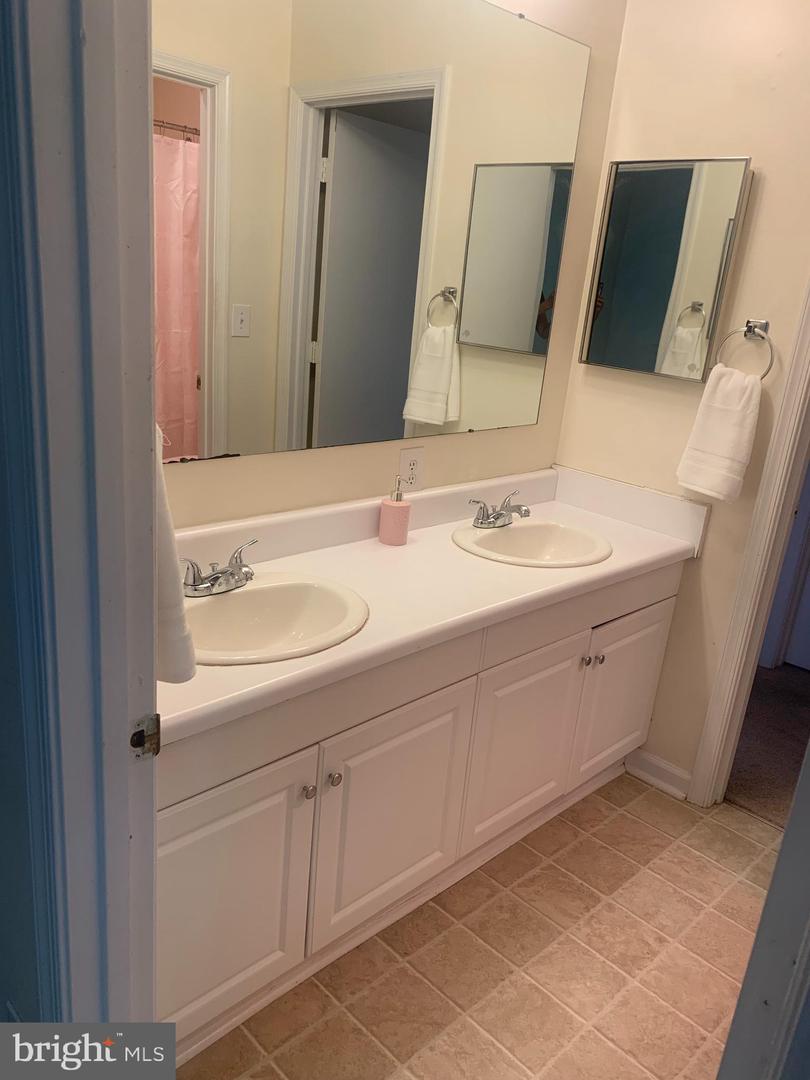 133 Woodlake Dr Property Photo 21