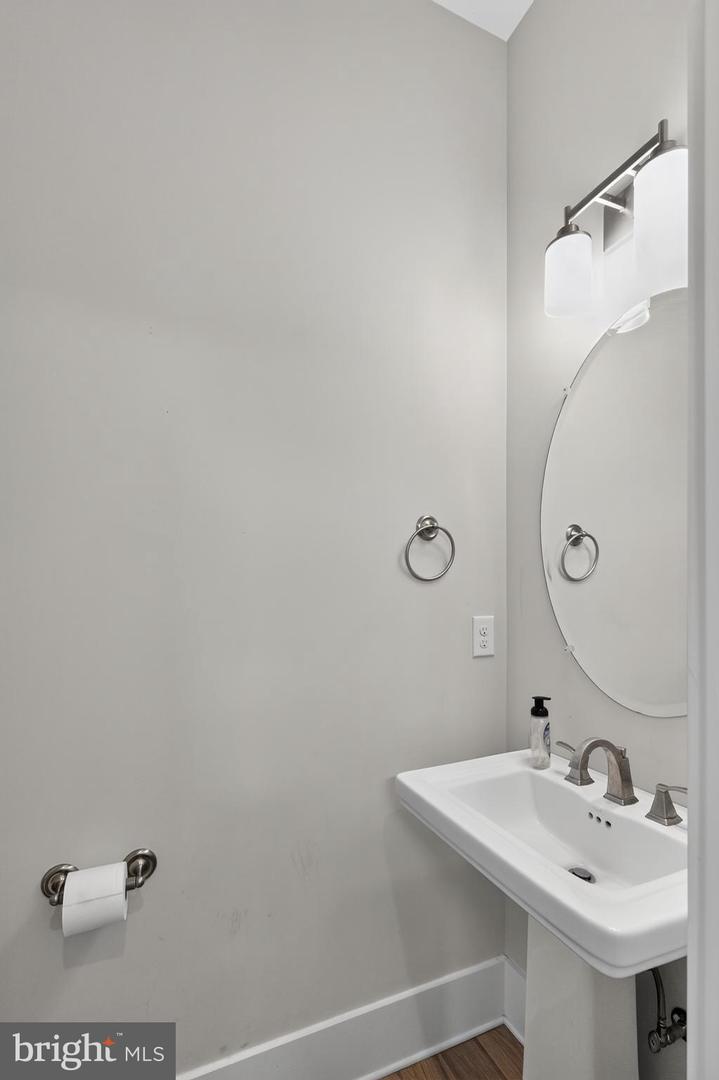 1515 Barnett St Property Photo 29