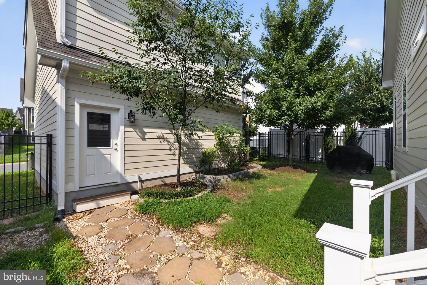 1515 Barnett St Property Photo 33