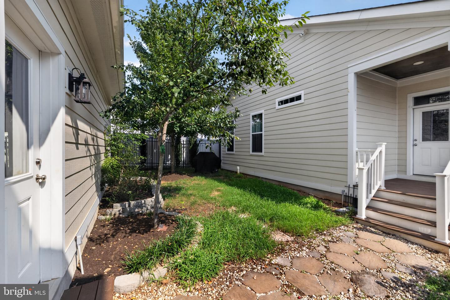 1515 Barnett St Property Photo 34