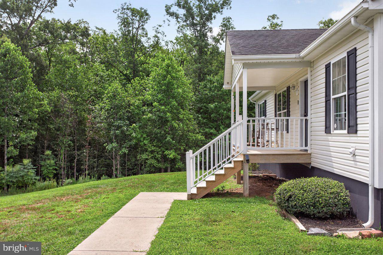 7066 Fortune Ln Property Photo 3