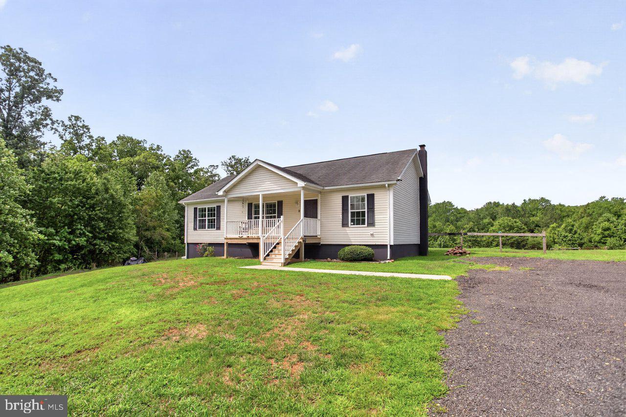 7066 Fortune Ln Property Photo 8