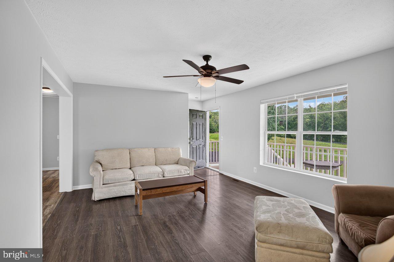 7066 Fortune Ln Property Photo 14