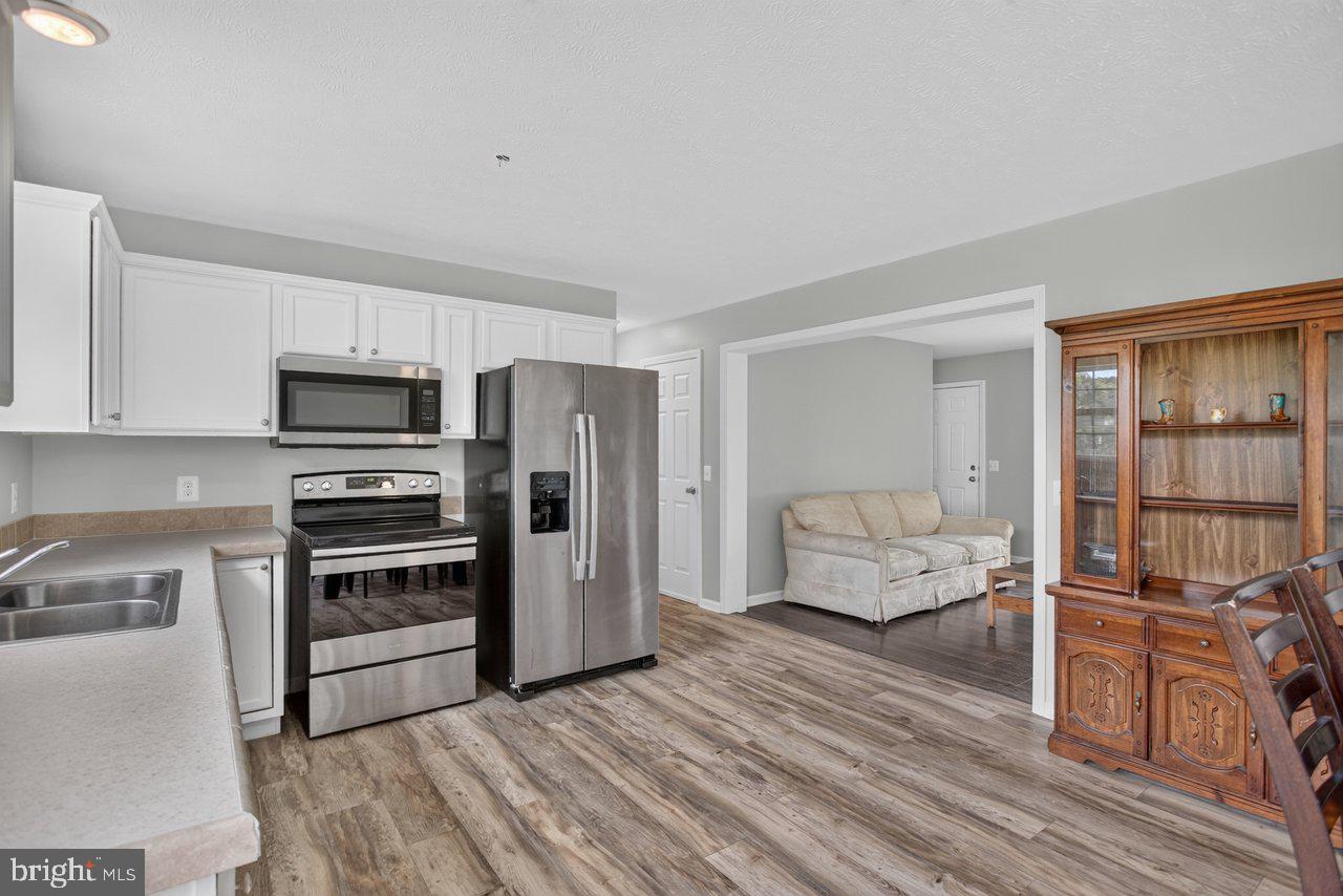 7066 Fortune Ln Property Photo 18