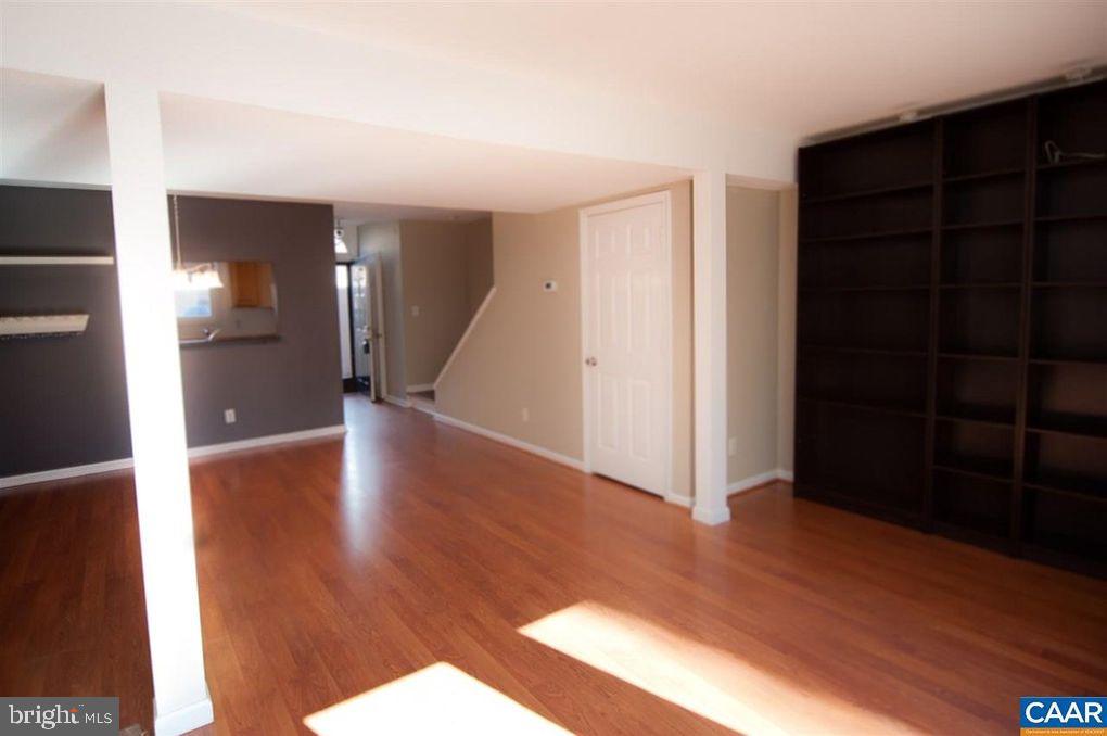 1566 Garden Ct Property Photo 5