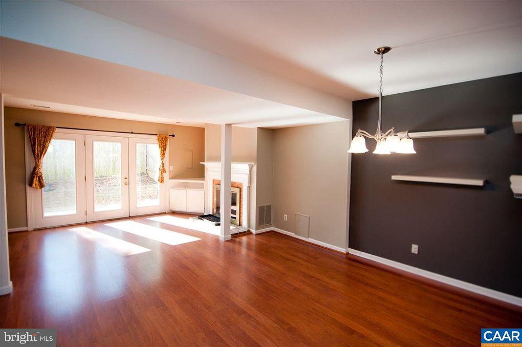 1566 Garden Ct Property Photo 6