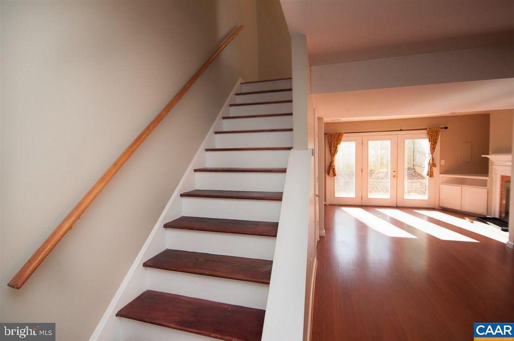 1566 Garden Ct Property Photo 8