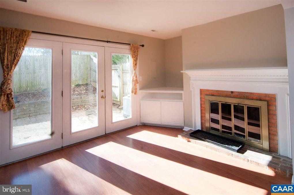 1566 Garden Ct Property Photo 9