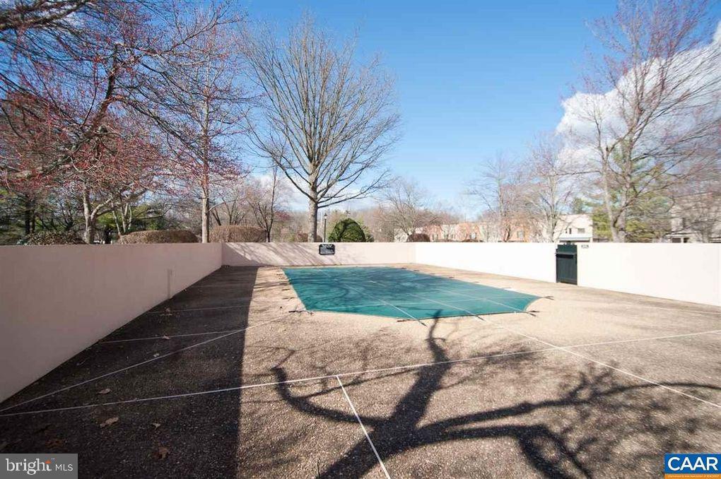 1566 Garden Ct Property Photo 19