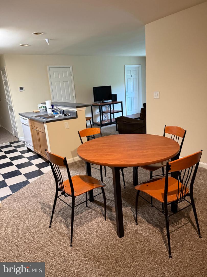 195 Yellowstone Dr #302 Property Photo 2