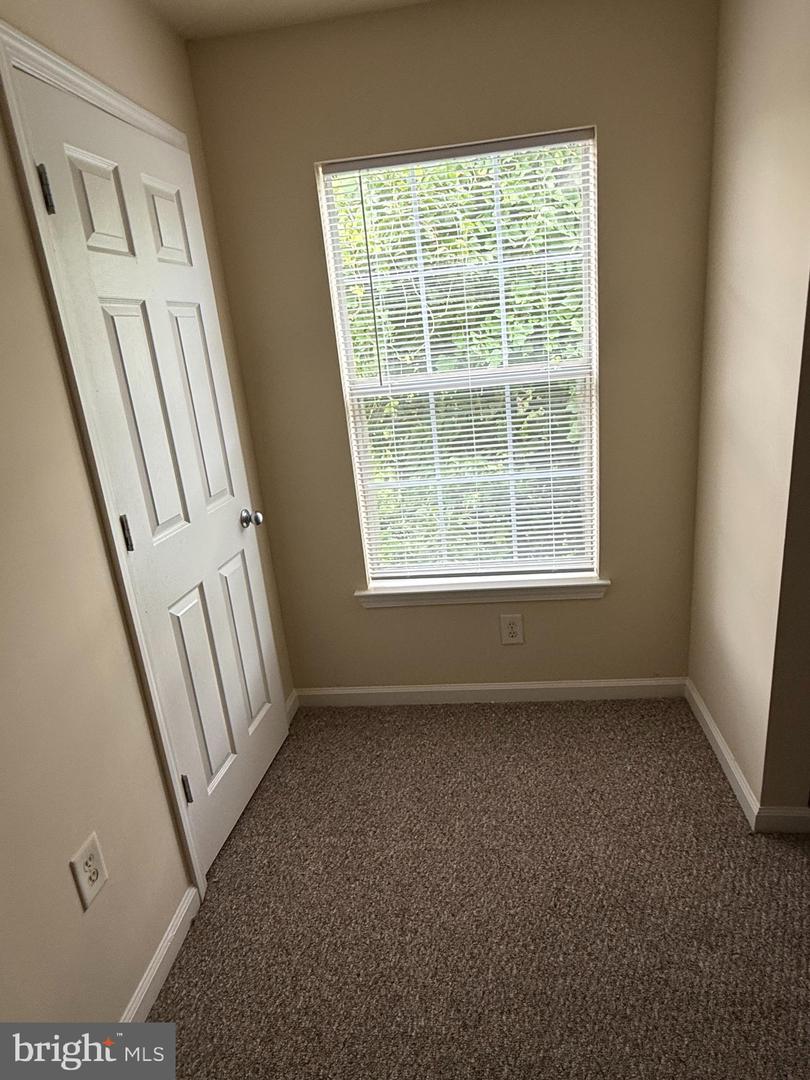 195 Yellowstone Dr #302 Property Photo 6