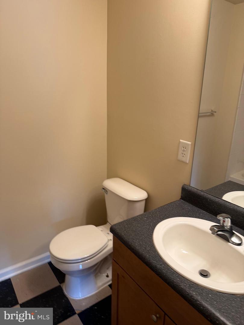 195 Yellowstone Dr #302 Property Photo 9